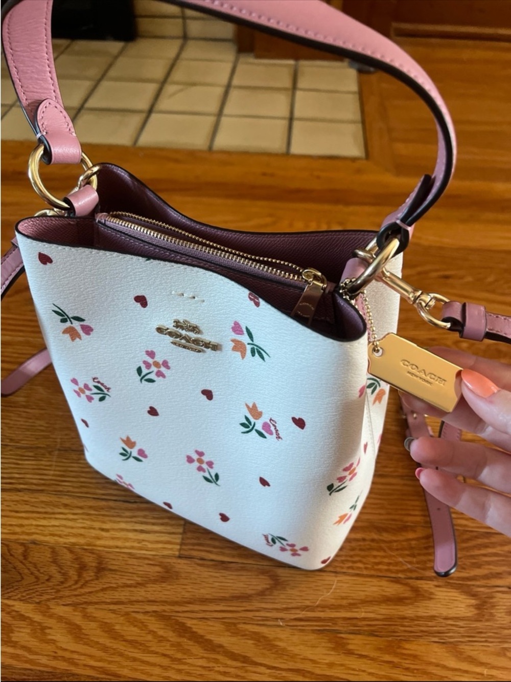 COACH C7976 Small Town Bucket Bag with Heart Petal Print Chalk coach purse - Picture 3 of 11